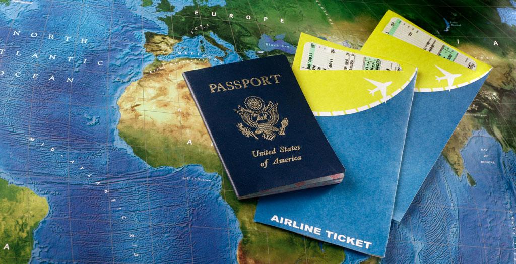 reisepass-und-flugtickets-123493661.jpg